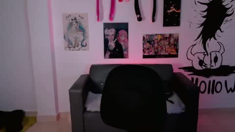 Snapshot of oezack__ chatting on February 17, 5:14 am Zack online show from February 17, 5:14 am