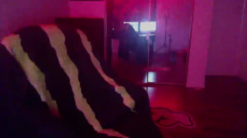 Snapshot of officialmoneyxxx chatting on January 22, 5:59 pm Money online show from January 22, 5:59 pm