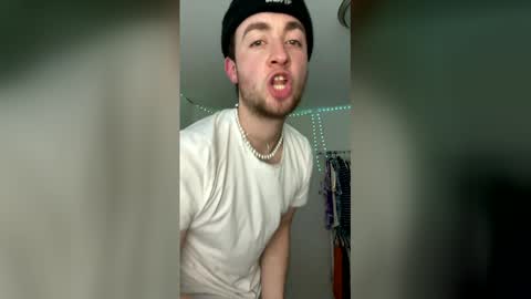 W online show from March 24, 11:08 pm