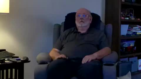 old_guy111 online show from June 2, 1:17 am