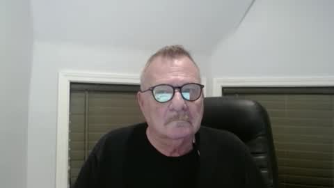 oldguybigd online show from November 20, 2:44 am