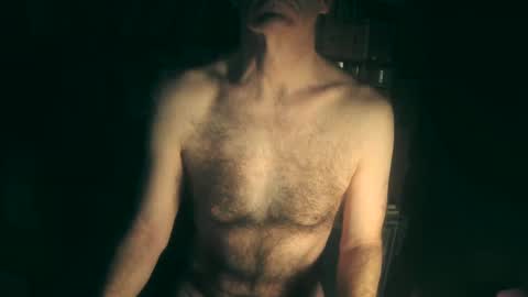 Snapshot of oldhairybastard chatting on January 6, 5:52 am oldhairybastard online show from January 6, 5:52 am