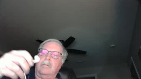 Snapshot of oldlakeguy chatting on January 14, 2:50 am OldLakeGuy online show from January 14, 2:50 am