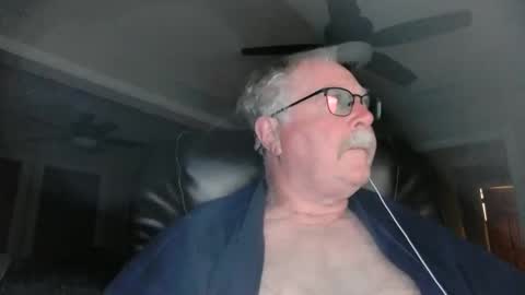 Snapshot of oldlakeguy chatting on March 6, 5:24 am OldLakeGuy online show from March 6, 5:24 am