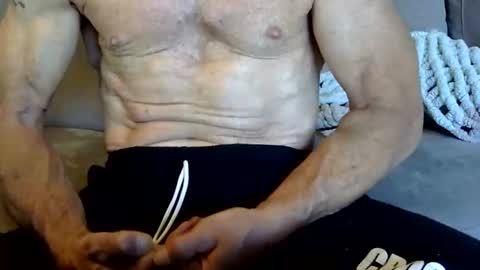 oldmanmeataz online show from February 20, 11:06 pm