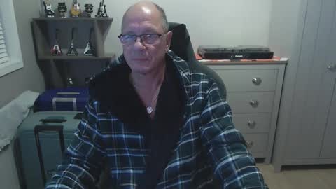 Snapshot of oldveteranuk chatting on September 18, 5:20 am oldveteranuk online show from September 18, 5:20 am