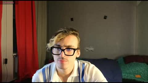 Snapshot of oliver__martinez chatting on October 5, 9:30 pm OLIVER MARTINEZ online show from October 5, 9:30 pm