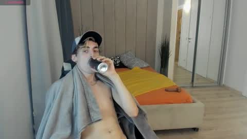 Snapshot of oliver__martinez chatting on September 20, 8:31 pm OLIVER MARTINEZ online show from September 20, 8:31 pm