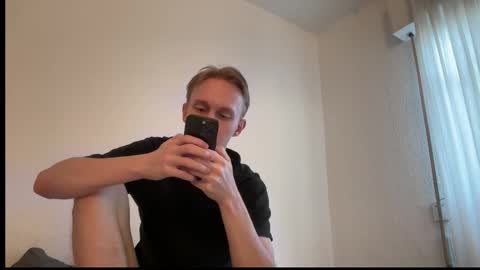 Snapshot of oliver_and_thomas chatting on October 7, 4:33 pm Oliver and Thomas online show from October 7, 4:33 pm