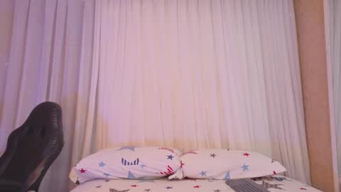 Snapshot of oliver_big19 chatting on September 13, 11:33 am oliver_big19 online show from September 13, 11:33 am