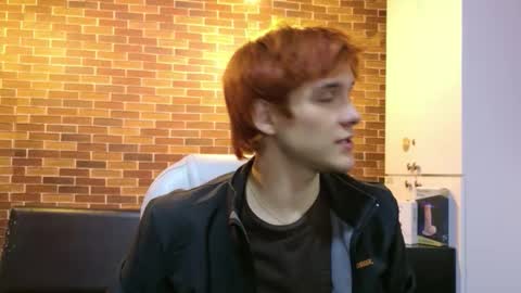 Snapshot of oliver_big19 chatting on October 20, 11:36 am oliver_big19 online show from October 20, 11:36 am