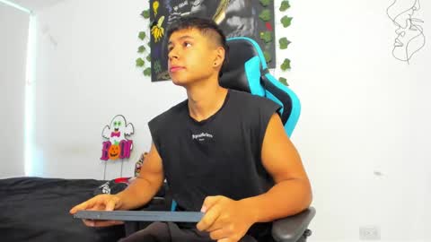 Oliver bray online show from January 21, 12:35 pm