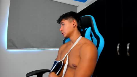 Oliver bray online show from September 28, 6:06 pm