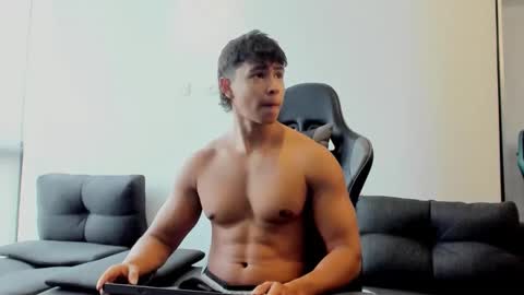 Oliver bray online show from March 17, 7:05 pm