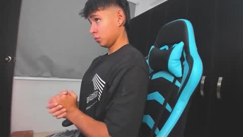 Oliver bray online show from October 25, 10:22 pm