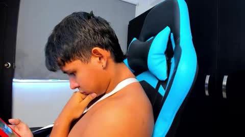 Oliver bray online show from October 14, 6:37 pm