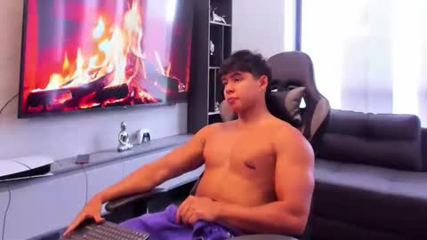 Oliver bray online show from March 24, 9:08 pm