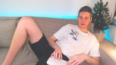 Snapshot of oliver_hort chatting on January 8, 12:47 pm Oliver online show from January 8, 12:47 pm
