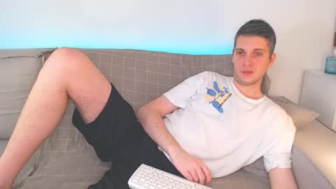 Snapshot of oliver_hort chatting on February 10, 11:36 am Oliver online show from February 10, 11:36 am