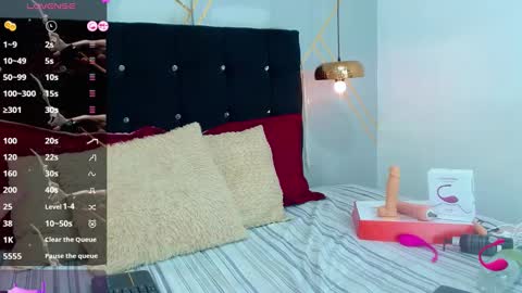 Oliver  Smith online show from February 22, 5:53 pm