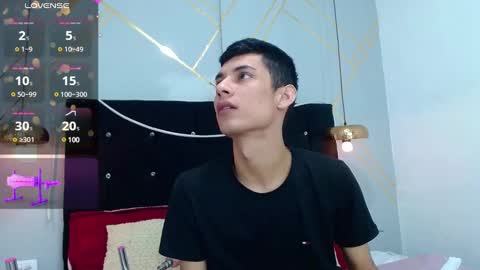 Oliver  Smith online show from January 3, 4:37 pm