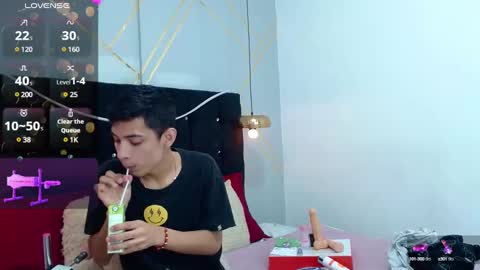 Oliver  Smith online show from January 4, 4:54 pm