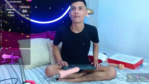 Oliver  Smith online show from December 10, 6:06 pm