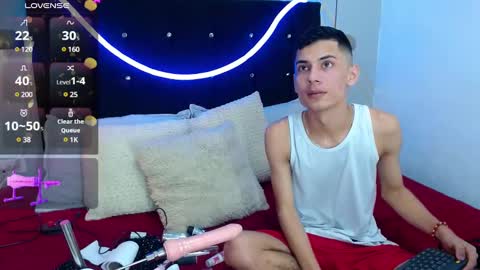 Oliver  Smith online show from December 9, 7:03 pm