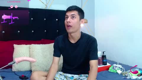 Oliver  Smith online show from January 31, 4:06 pm