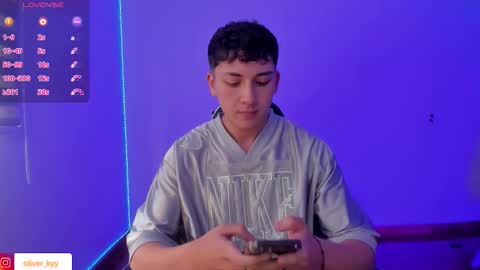 oliveeer online show from December 13, 7:53 pm