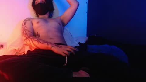 oliver_laid_2023 online show from December 31, 3:55 am