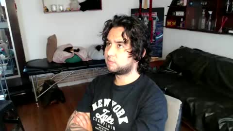 oliver_laid_2023 online show from October 27, 9:39 pm