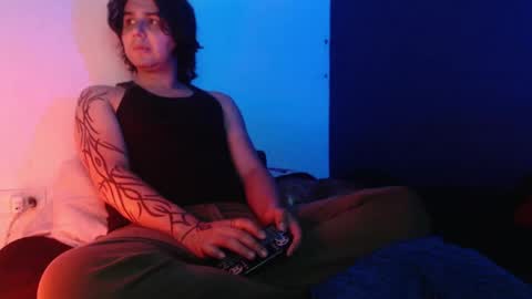 oliver_laid_2023 online show from December 29, 7:50 am