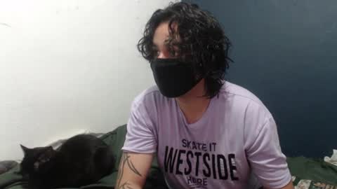 oliver_laid_2023 online show from December 4, 8:18 pm