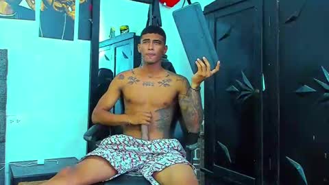 oliver_smith_2 online show from November 21, 3:22 pm