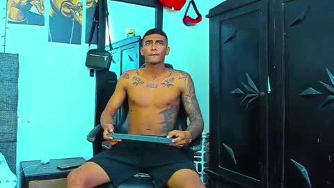 oliver_smith_2 online show from November 25, 8:00 pm