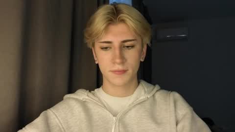 oliver online show from May 25, 12:00 pm