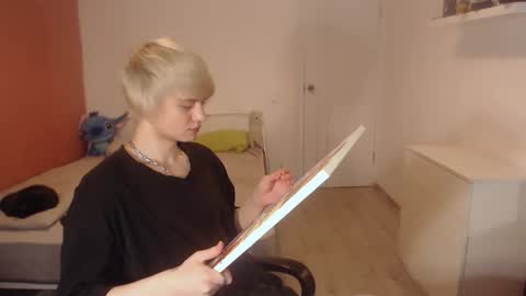 Snapshot of oliver_sweet_ chatting on October 16, 2:08 am Oliver online show from October 16, 2:08 am