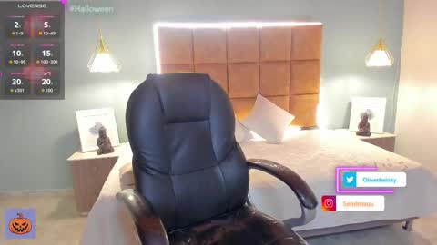 Oliver online show from October 9, 9:52 pm