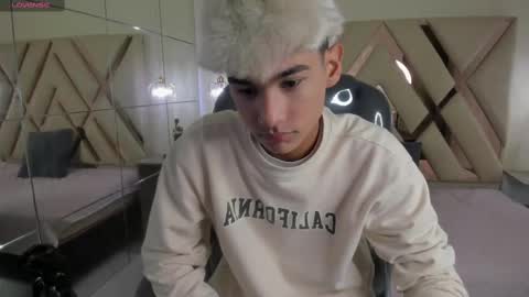 Oliver online show from September 25, 1:43 pm