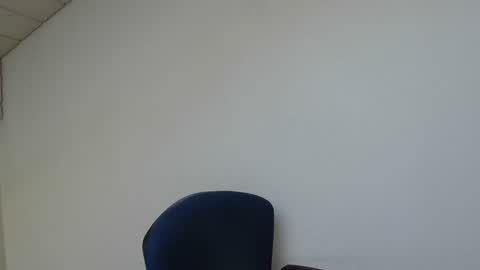 Somewhere over the rainbow online show from March 21, 8:19 am