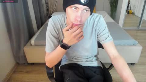 Snapshot of only_eric chatting on January 13, 12:24 pm Erick online show from January 13, 12:24 pm