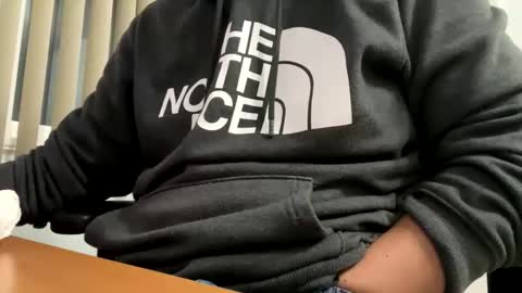 ooiskyfalloo online show from December 2, 3:31 am