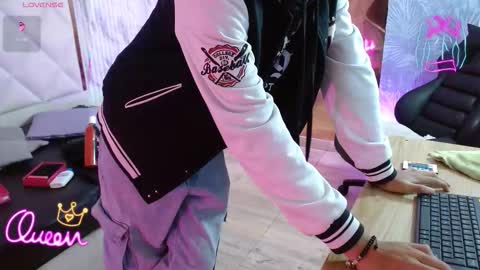 osamu_tay online show from February 5, 11:39 am