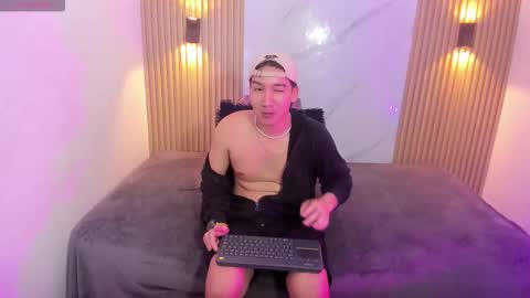 Otto Andrew online show from February 4, 8:04 pm