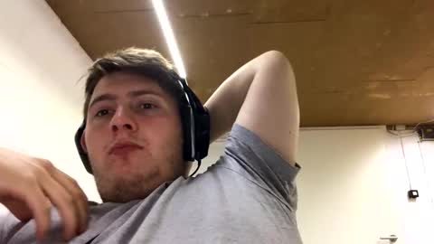 outflayd online show from December 1, 3:59 pm