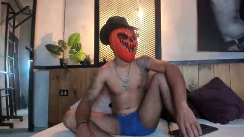 Owen Scott  online show from November 2, 5:55 am