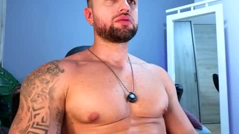 Maximus Owen online show from April 21, 12:13 am