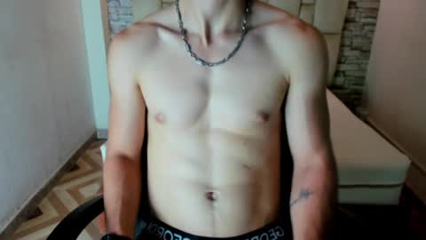 Snapshot of owenn_17 chatting on October 8, 4:06 am owwn online show from October 8, 4:06 am
