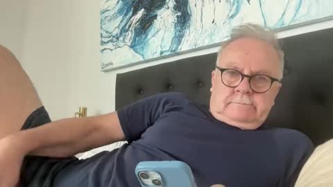 ozhairybearxxxx online show from February 15, 1:01 am